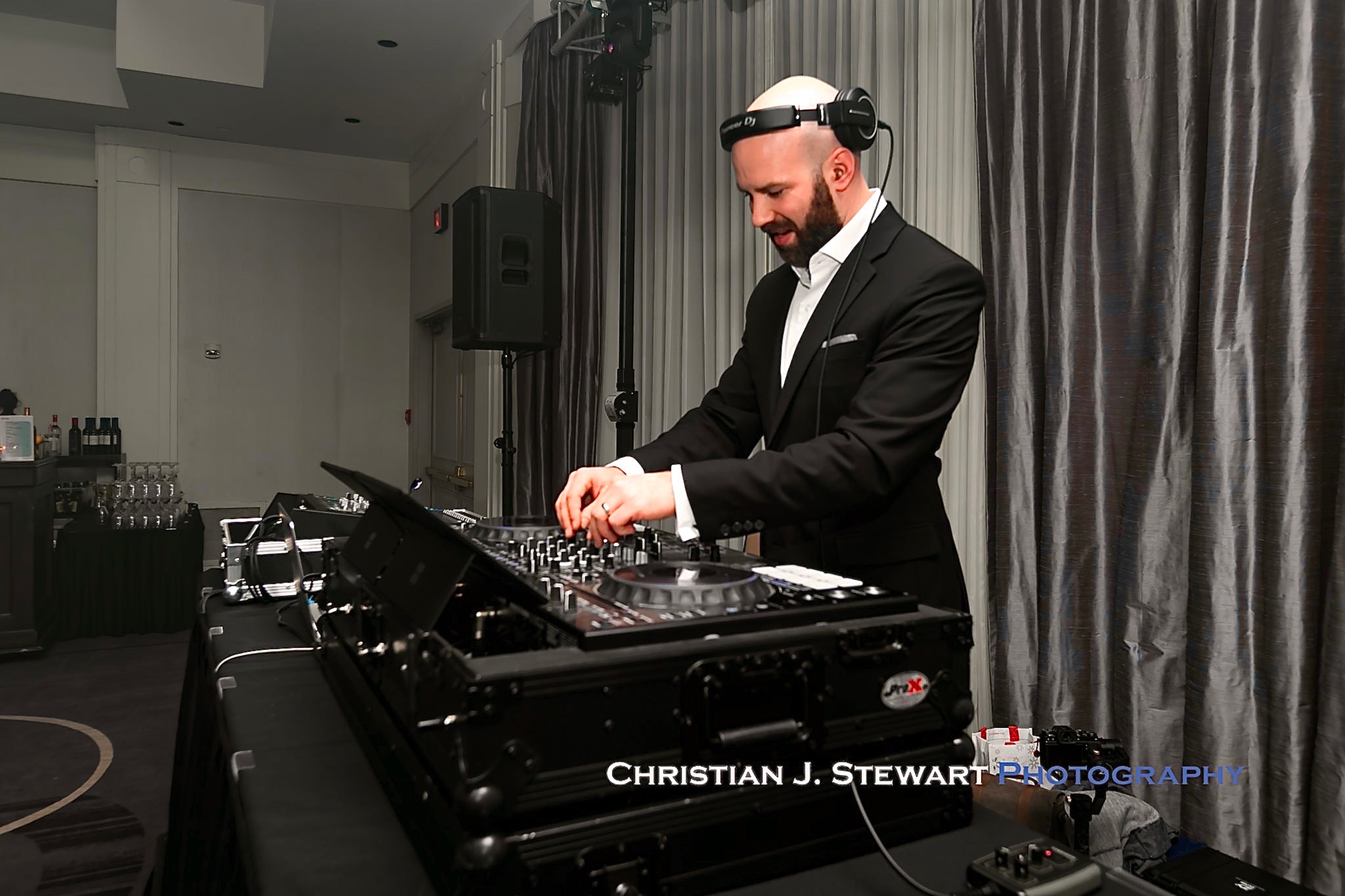 Skywriters in dance with DJ Chris Poynter